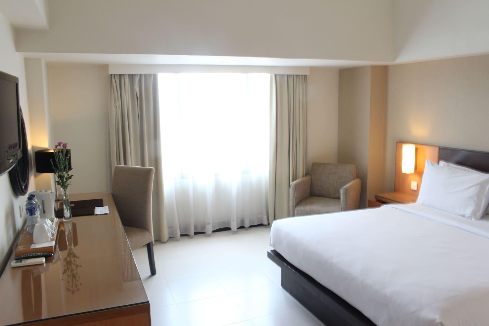 Hotel Santika Pandegiling - Surabaya Buitenkant foto