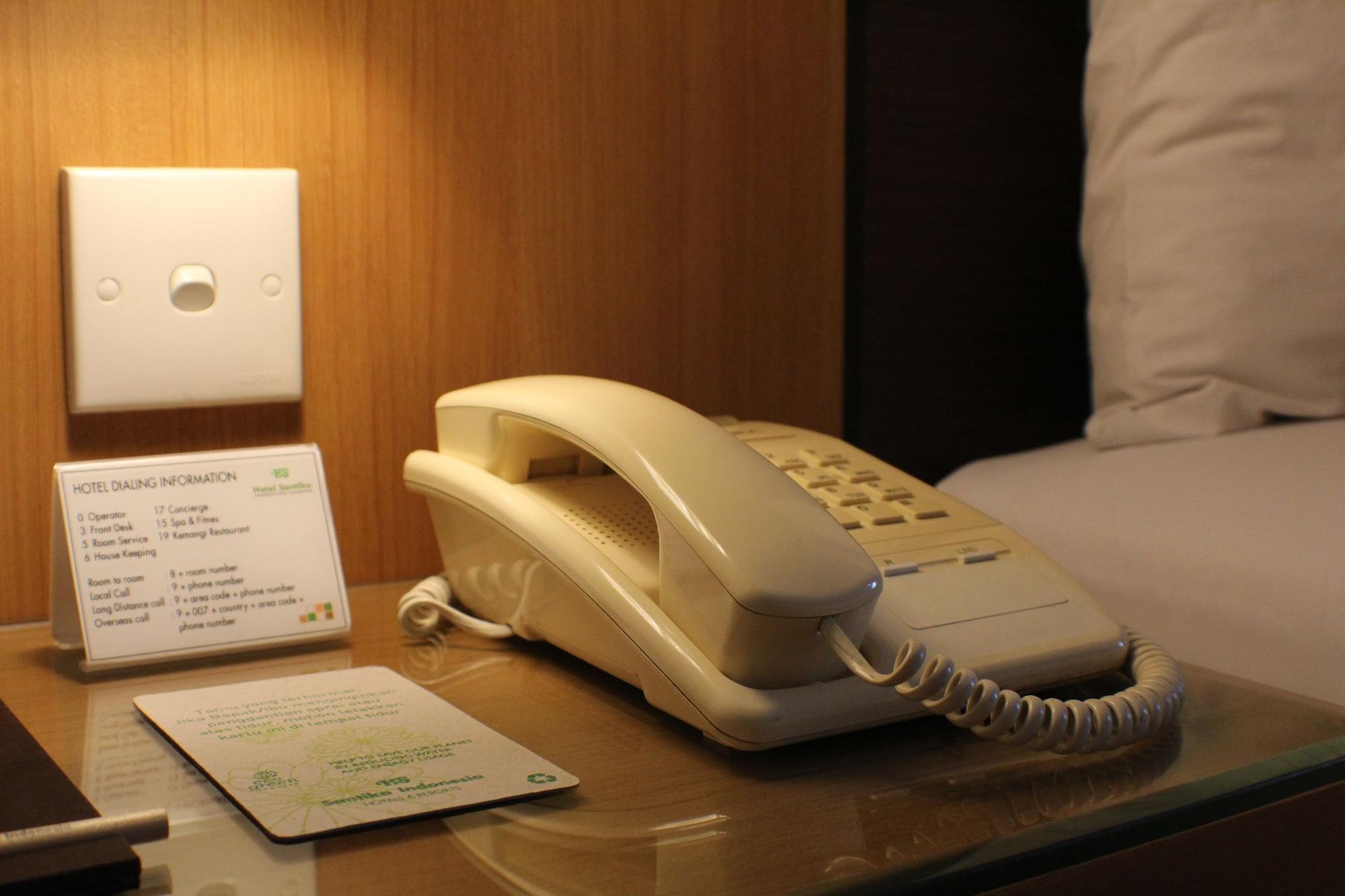Hotel Santika Pandegiling - Surabaya Buitenkant foto