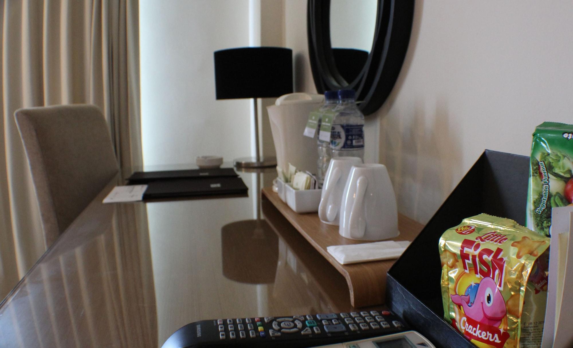 Hotel Santika Pandegiling - Surabaya Buitenkant foto