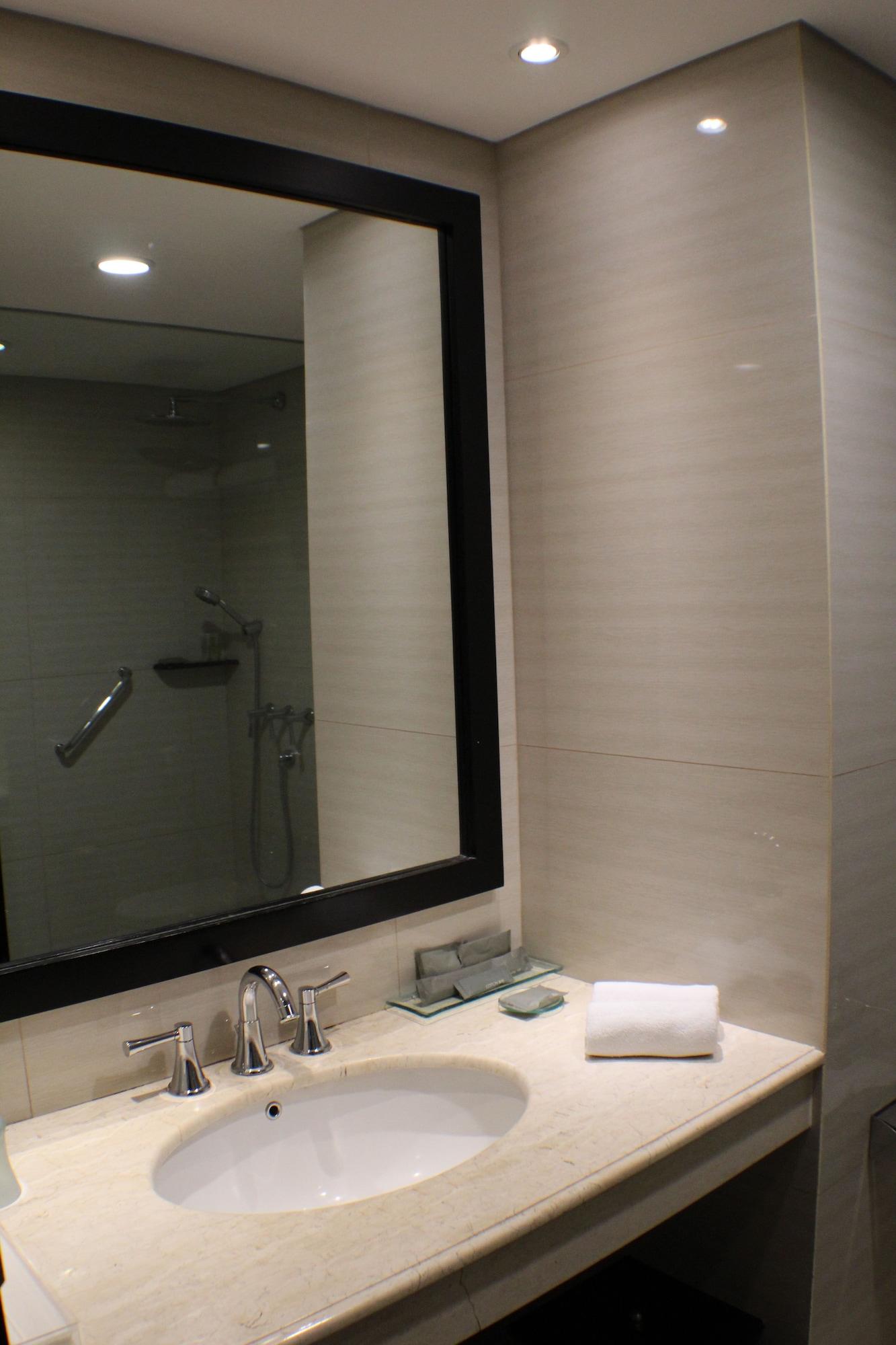 Hotel Santika Pandegiling - Surabaya Buitenkant foto