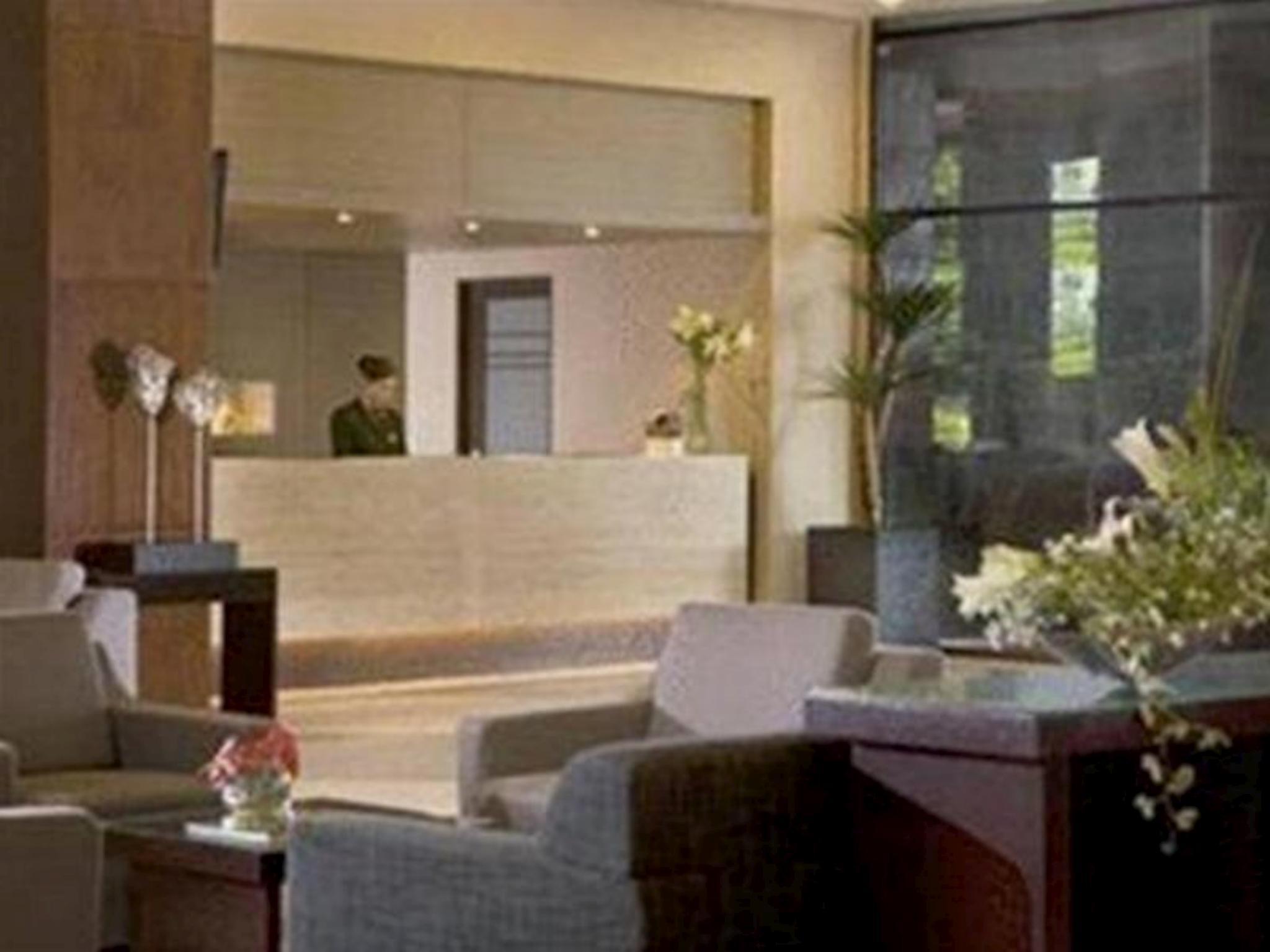 Hotel Santika Pandegiling - Surabaya Buitenkant foto